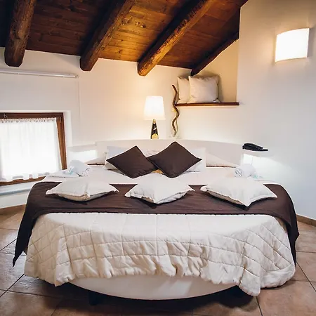 Ultimo Borgo *