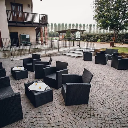 Ultimo Borgo Hotel *