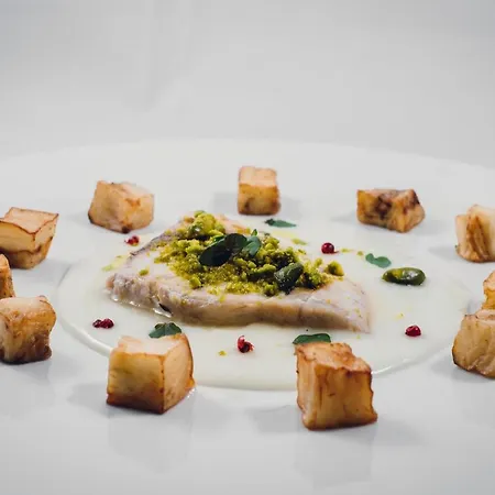 Ultimo Borgo Hotel *