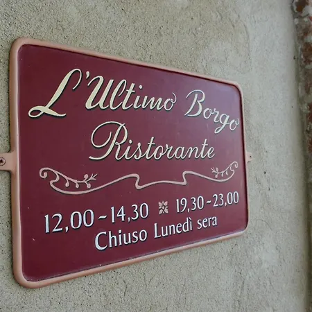 Ultimo Borgo Hotel *